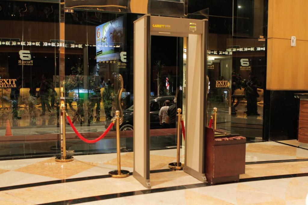 Premier Basko Hotel Padang  Exterior foto