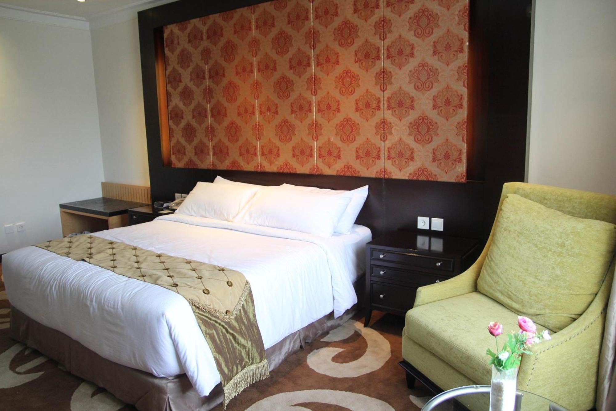 Premier Basko Hotel Padang  Exterior foto