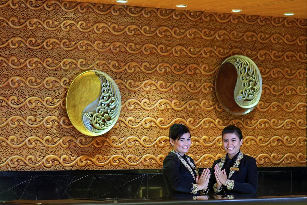Premier Basko Hotel Padang  Exterior foto